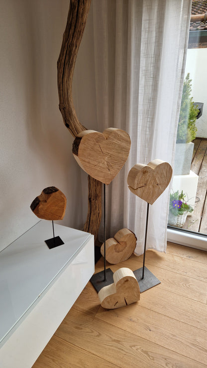 Herzen auf Ständer
